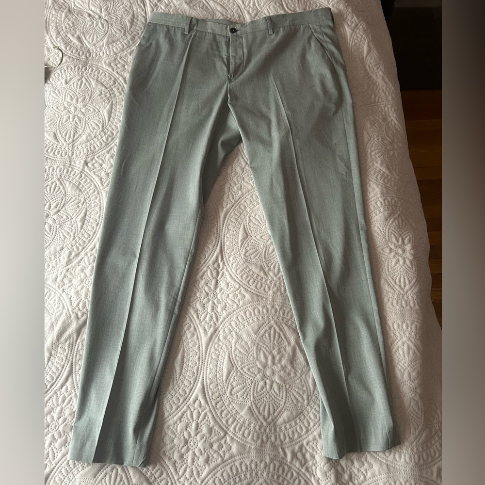 Grey Zara dress pants! 38x32, rarely worn! Buy today!